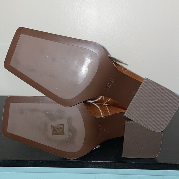 NWOT Feners Midnight Extreme Cafe.  Size 39/8.5. - Picture 10 of 16